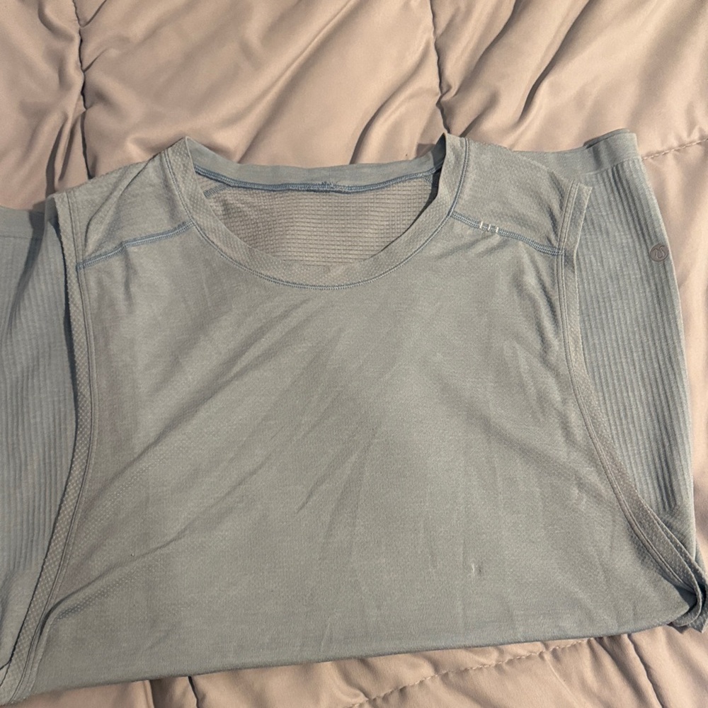 Men’s light blue lululemon tank top sz XL